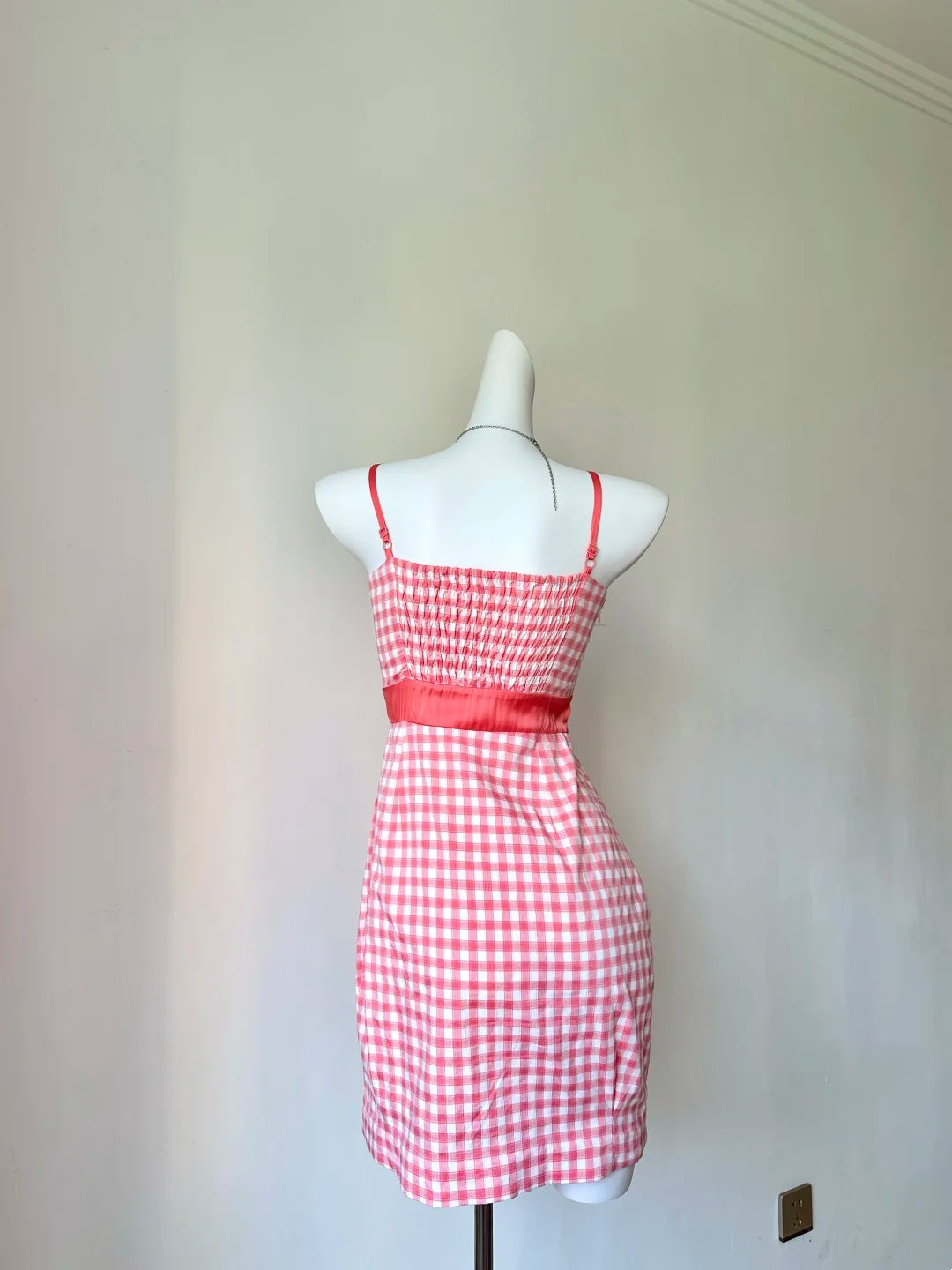 Lovely Pink Gingham Spaghetti Straps V‑Notch Bodice Big Satin Bow Waist Sheath Short Homecoming Dress D7955