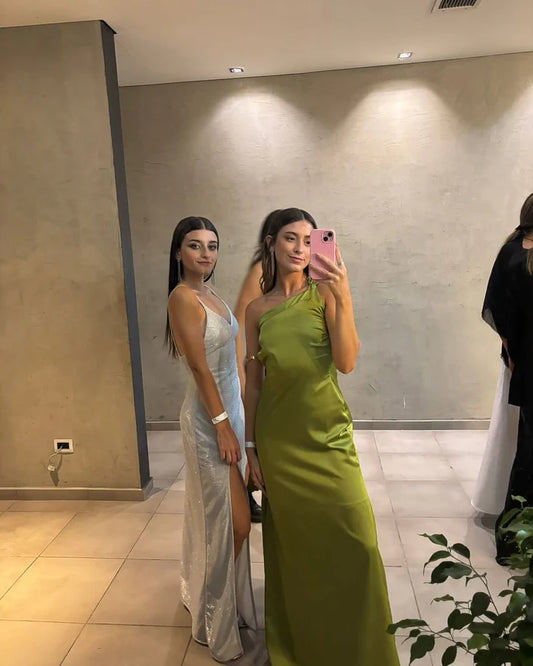 Grünes rückenfreies langes Ballkleid aus Satin, D83