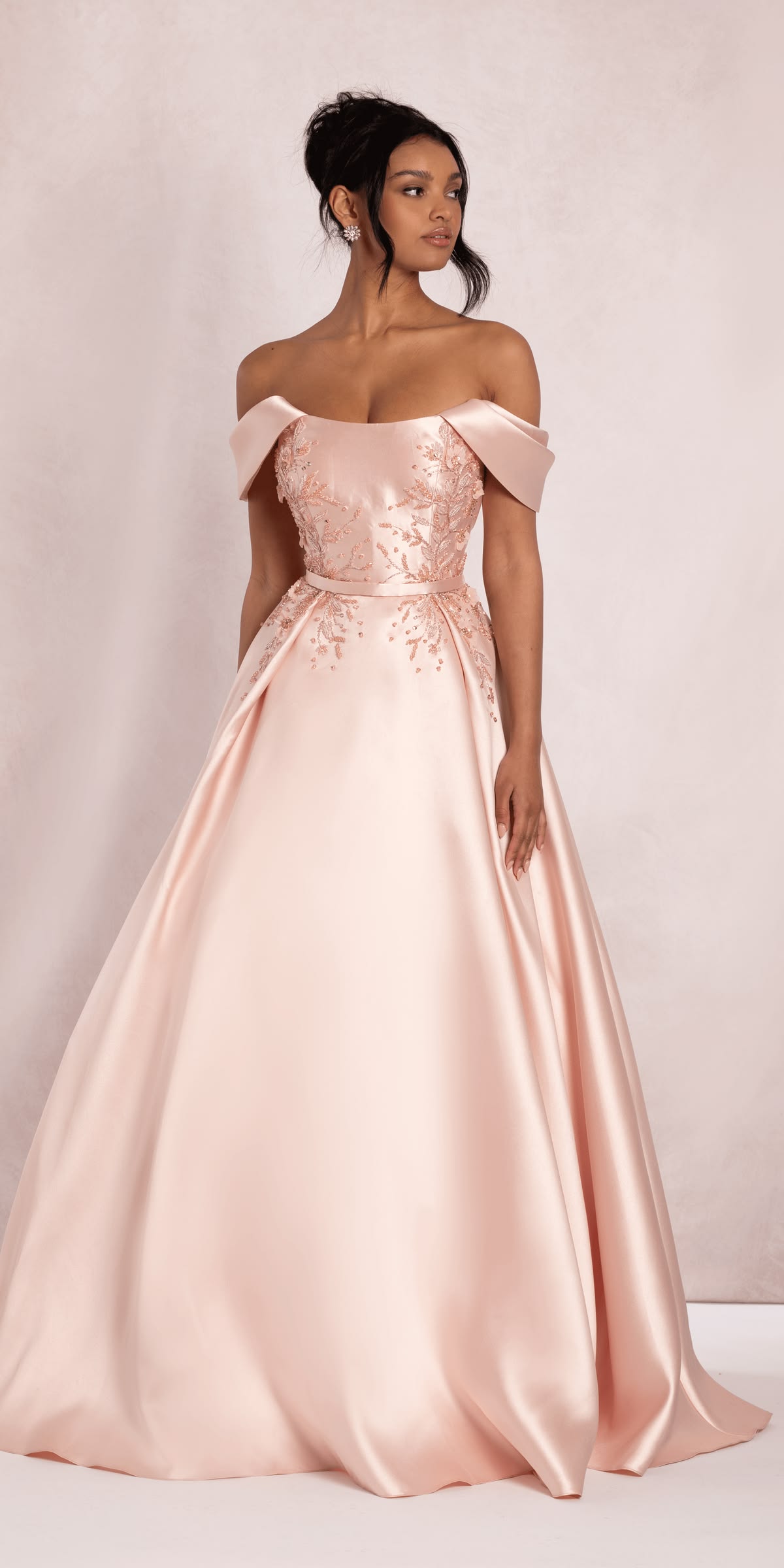 Elegant Pink Ball Gown Off-The-Shoulder Floral Appliques Rhinestine Satin Prom Dress Evening Dress L04