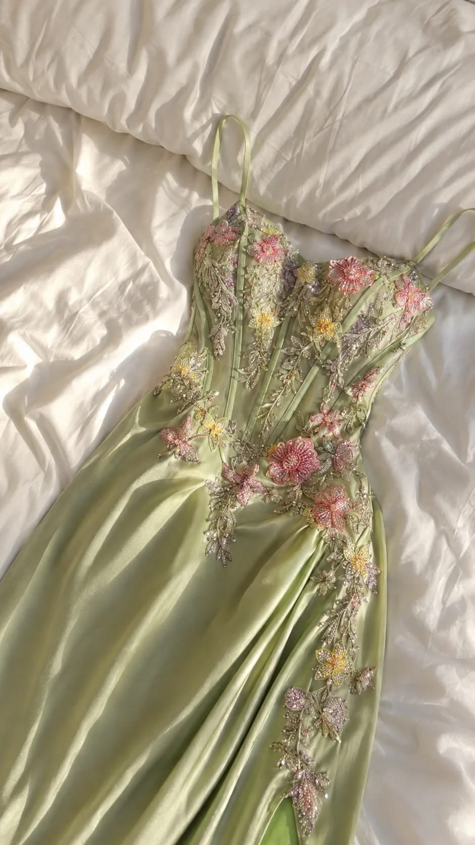 Dreamy Green A-Line Spaghetti Strap Fliral Appliques Beaded Satin Dress Prom Evening Dress L127