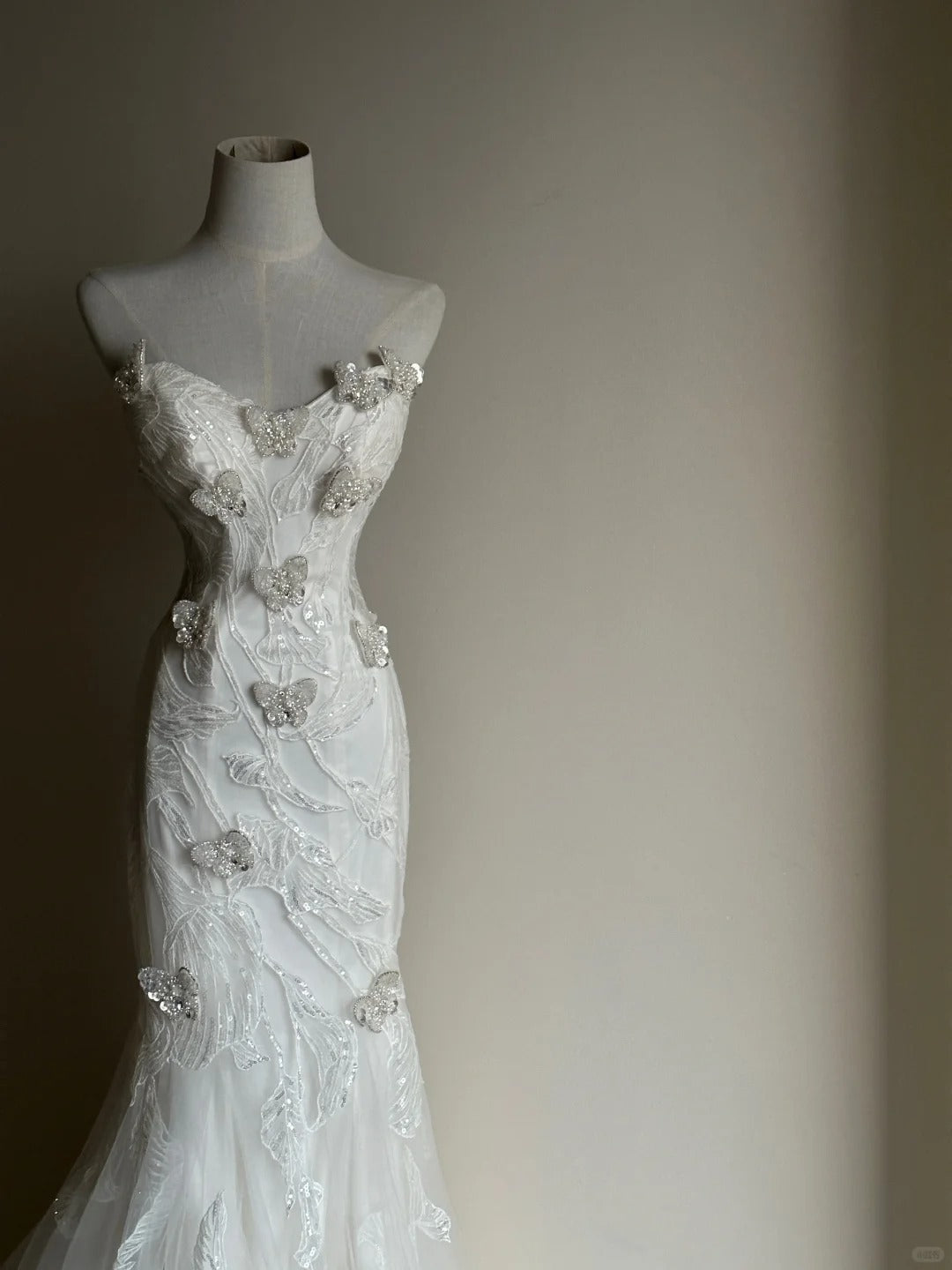 Fairy White Tulle Wedding Dress Strapless Mermaid Butterfly Appliques Lace Garden Wedding Dress L141