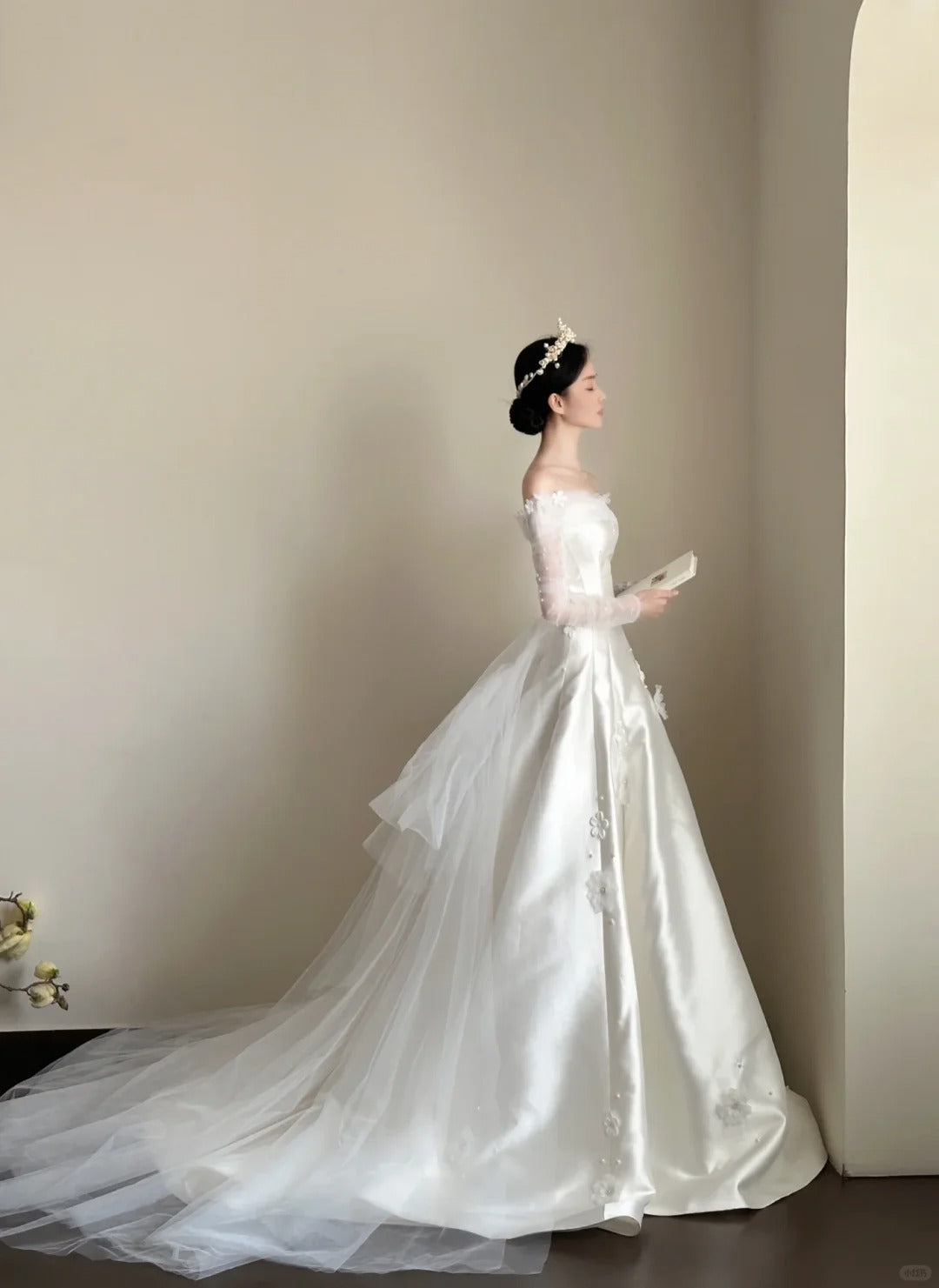 Classy Cream Satin Off-The-Shoulder A-Line Appliques Pearl Lace Garden Wedding Dress L143