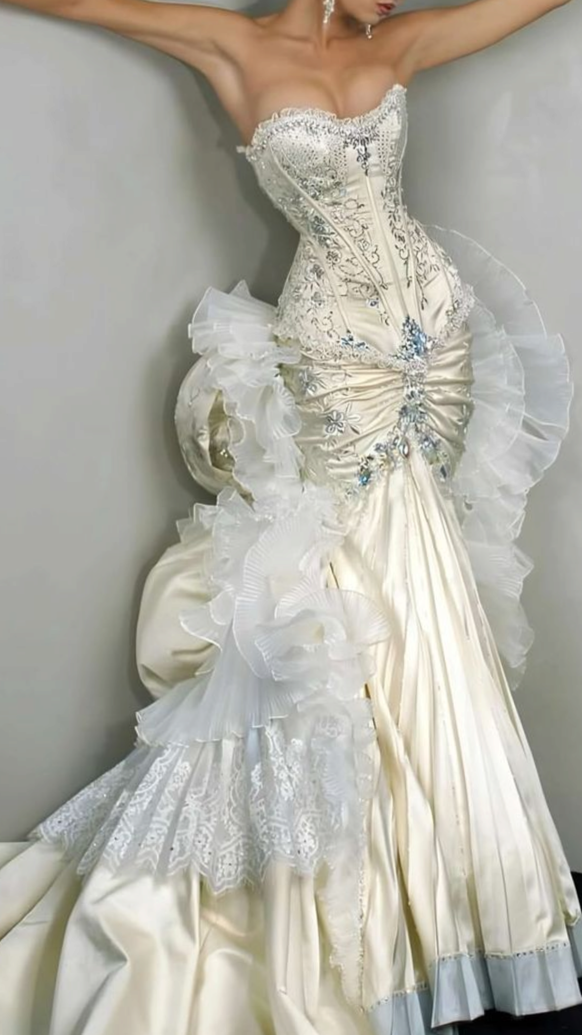 Pretty Cream Mermaid Sweetheart Lace Embroidery Beaded Ruffled SatinDress Prom Evening Dress L150