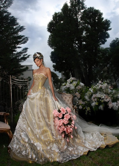 Classy Golden Satin Wedding Dress Strapless Ball Gown Beaded Appliques Garde Wedding Dress L176