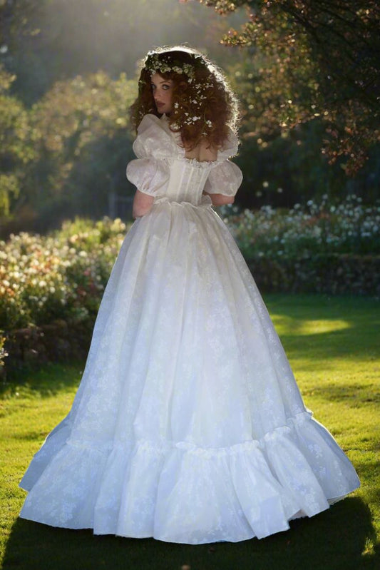 Princess White Ball Gown Square Puff Sleeves Basque Waist Corset Tulle Dress Quinceanera Dress 16 L210