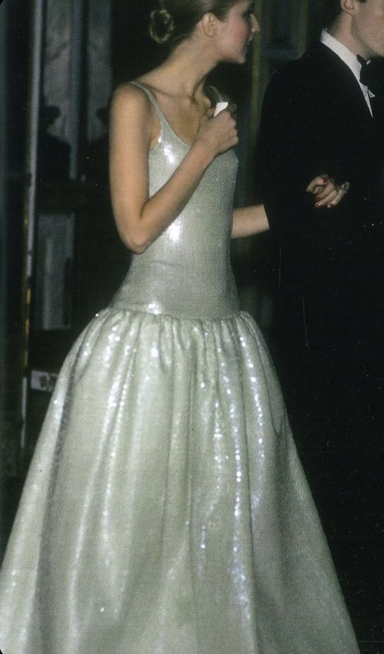 Elegant Sage Green Ball Gwon Spaghetti Strap Sequins Tulle Dress Prom Evening Dress L214