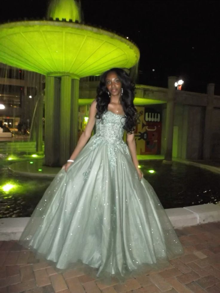 Sweet Green Ball Gown Strapless Sequins Beaded Tulle Dress Prom Quinceanera Dress 16 L279