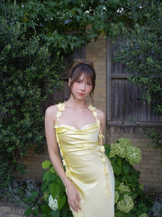 Prettty Light Yellow Sheath Halter Appliques Ruched Satin Dress Prom Dress Evening Dress L358