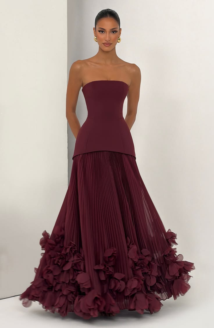 Feminine Burgundy A-Line Strapless Appliques Chiffon Dress Wedding Guest Dress L412