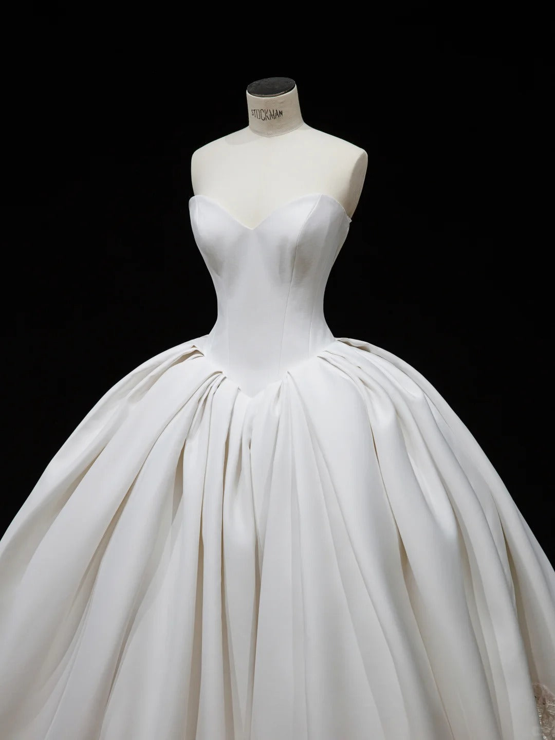 Princess White Ball Gown Sweetheart Appliques Sequins Matte Satin Dress Quinceanera Dress 16 L465