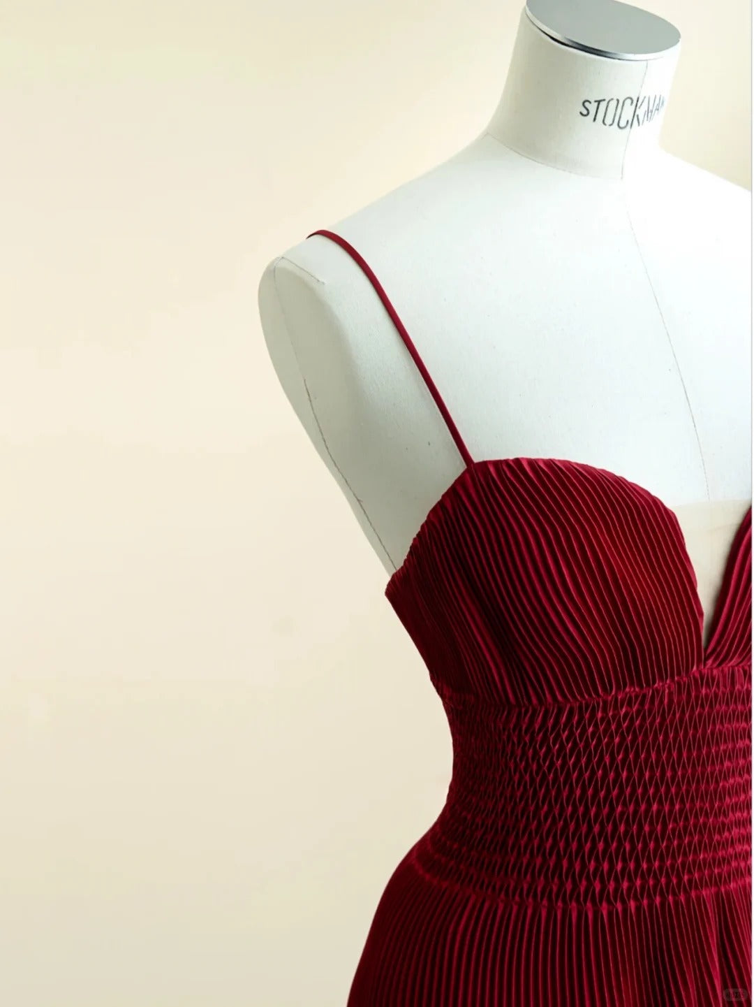Chic Burgundy A-Line Spaghetti Strap Ruched Satin Dress Prom Evening Dress L473