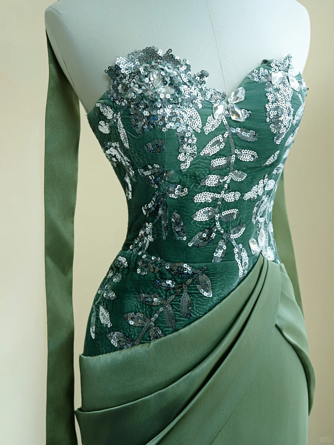 Classy Green Mermaid Sweetheart Sequins Ruched Satin Dress Prom Dress Evening Dress L474