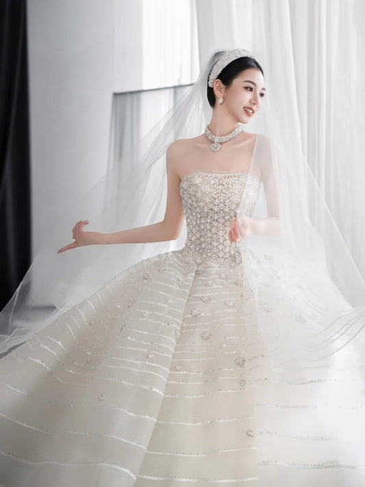 Classy White Tulle Wedding Dress Strapless Ball Gown Appliques Beaded Ballroom Wedding Dress L562
