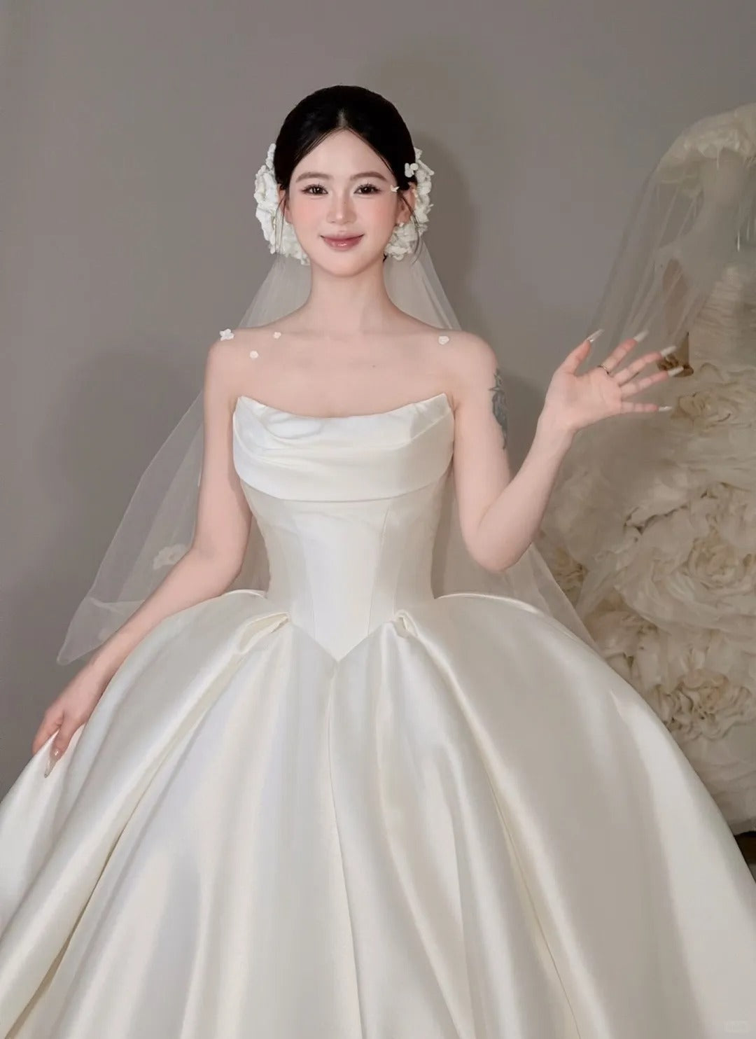 Elegant Ivory Satin Strapless Ball Gown Detachable Lace Sleeves Garden Wedding Dress L60