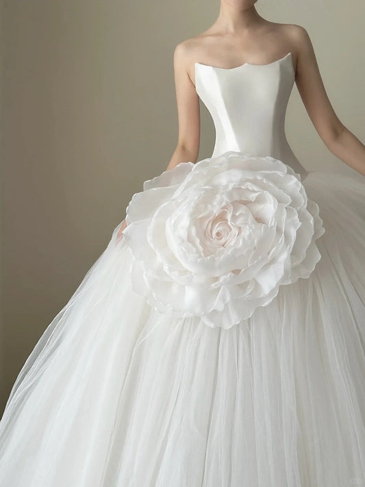 Elegant White Tulle Wedding Dress Strapless Ball Gown Handmade Flower Garden Wedding Dress L88