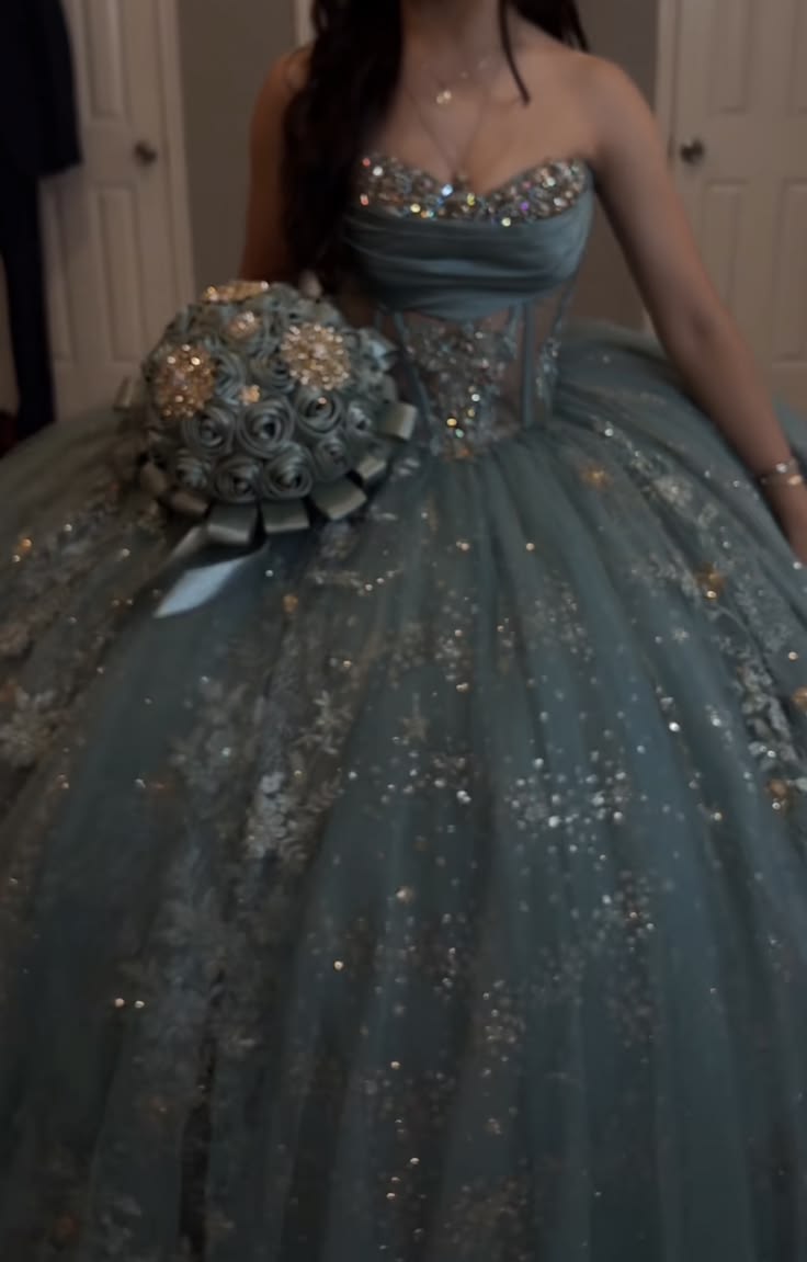 Pretty Green Ball Gown Quinceanera Dress Tulle Rhinstones Sweet 16 Dress M005