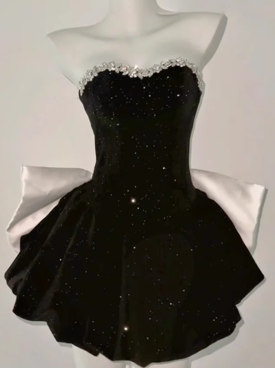 Shiny Velvet Strapless Sleeveless Ball Gown Sweet 16 Dress Homecoming Dress with Bowknot D1736