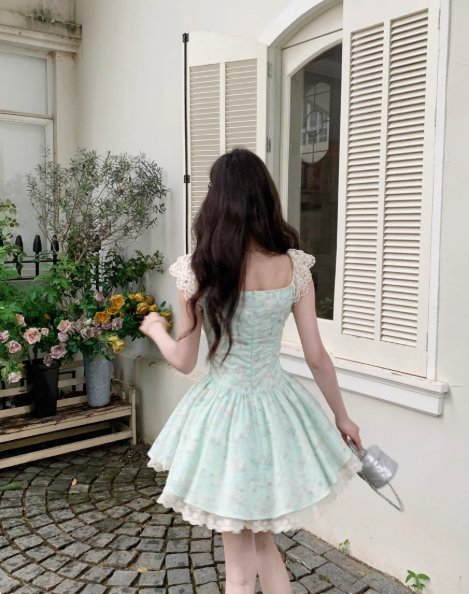 Pretty Lace Square Neckline Floral Fold Tiered Short Prom Dress Birthday Party Dress with Bowknot D1756