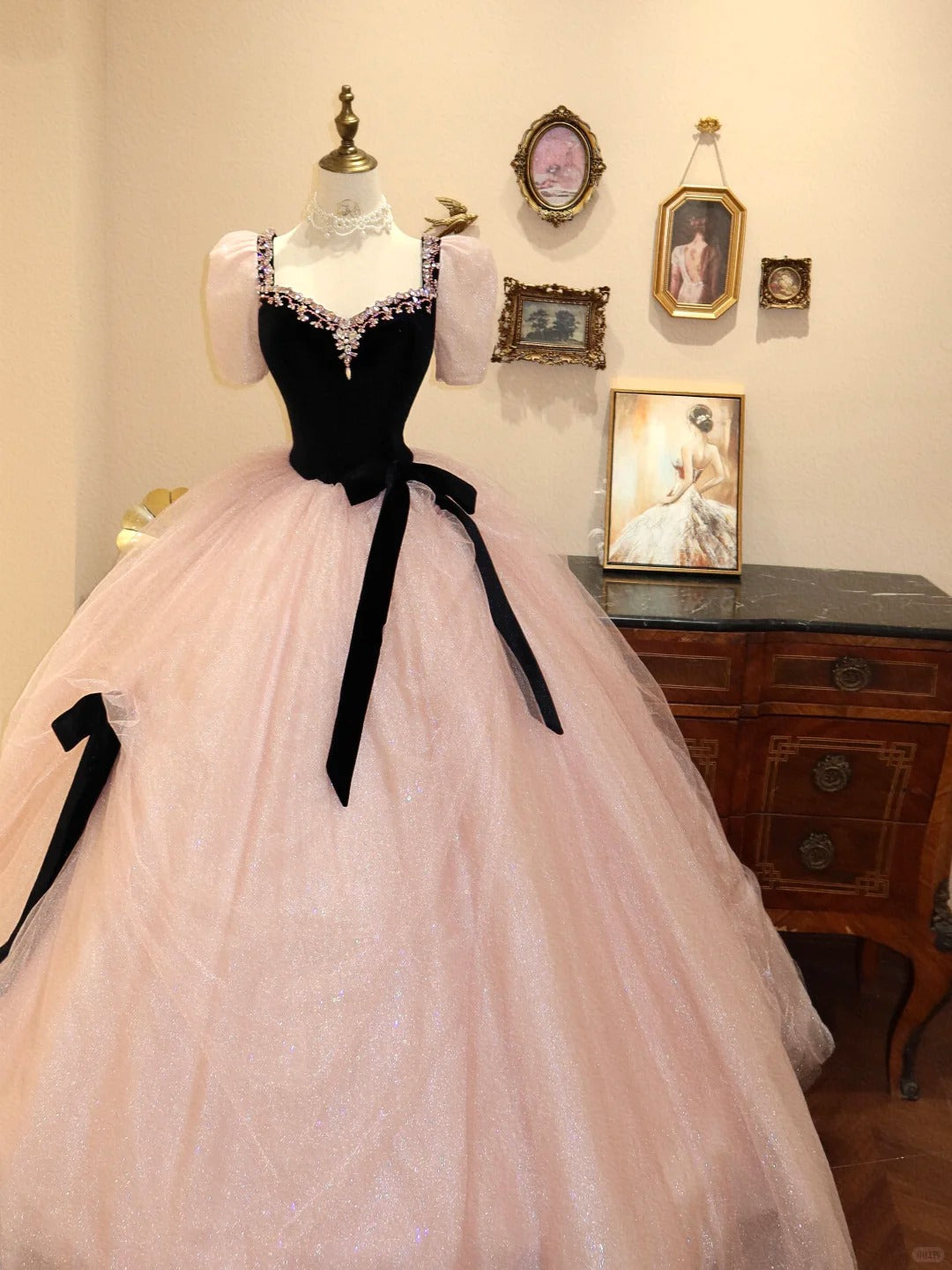 Elegant Square Neckline Swarovski Crystal Lace-up Cascade Ball Gown Princess Dress Quinceanera Dress D1768