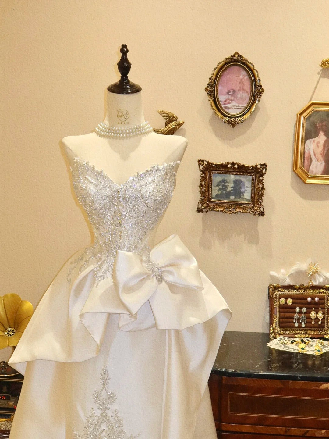 Gorgeous Sweetheart Neckline Swarovski Crystal Handmade Bowknot Train Wedding Dress Prom Dress D1770