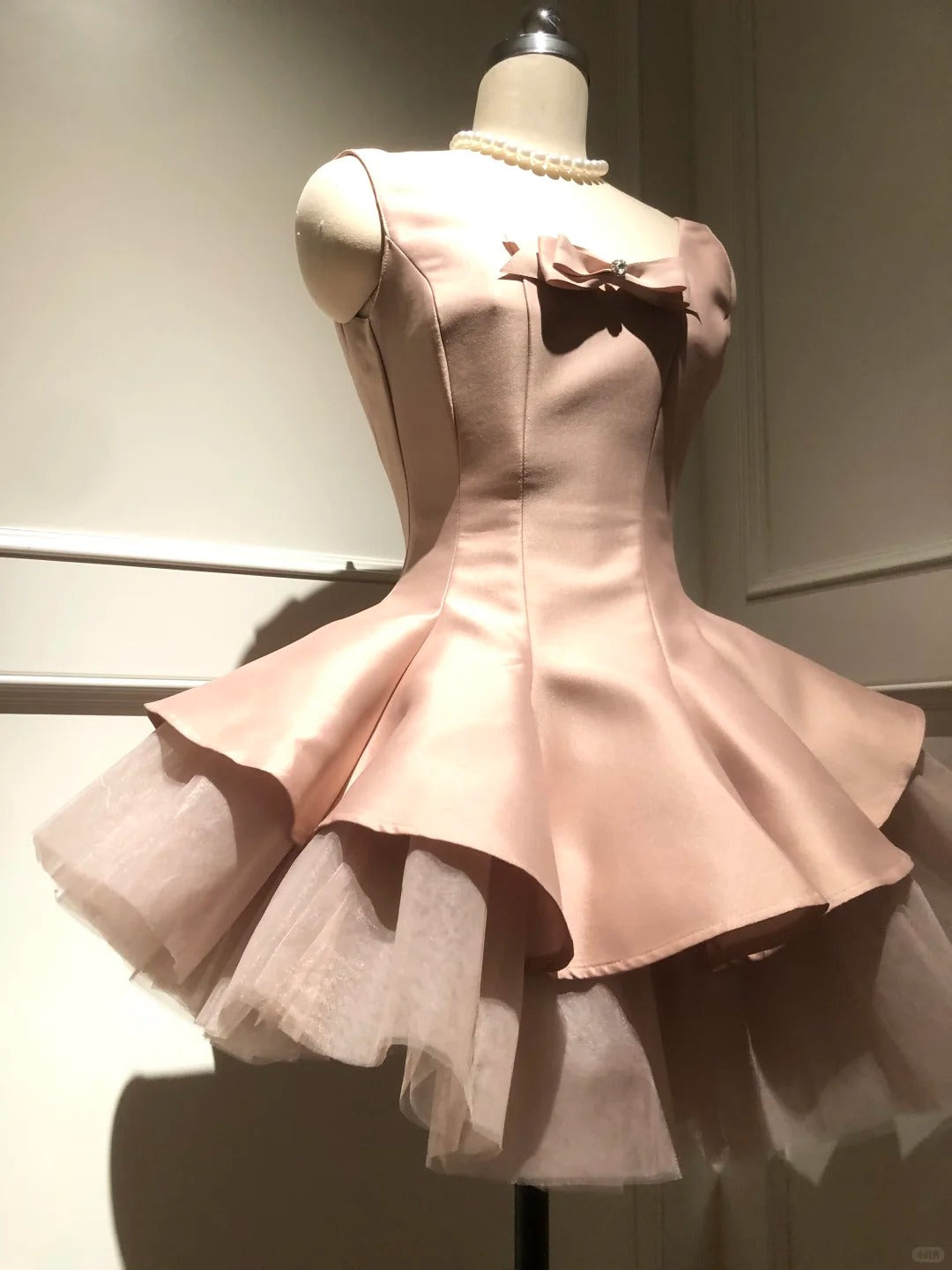 Sweet Straps Crew Neck Tiered Ruffle Short outfits Ball Gown Homecoming Dress with Bowknot D1783