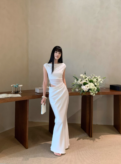 Sexy White Pleated Slim-fitting Waist-baring Mermaid Dress Women Summer Dress Dating Dress D1850