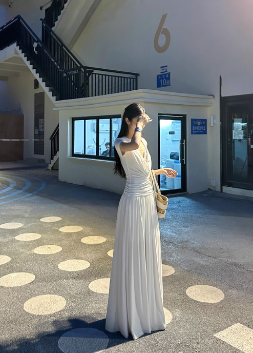 Elegant Lace V-neck Pleated Slim Fit Long Skirt Women Summer Dress Dating Dress D1851