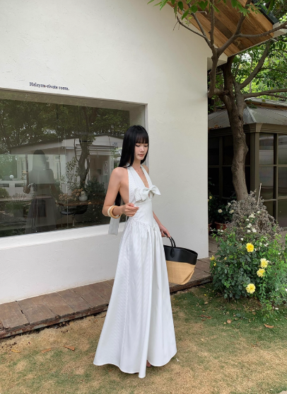 French A-line V-neck Halter Backless Striped Long dress Beach Dress Women Summer Dress with Bow knot D1860