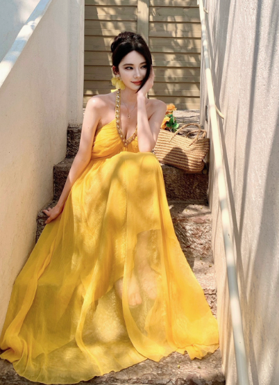 Sweet Crystal V-neck Halter Backless Tulle Pleated Seaside Dress Women Summer Long Dress D1862