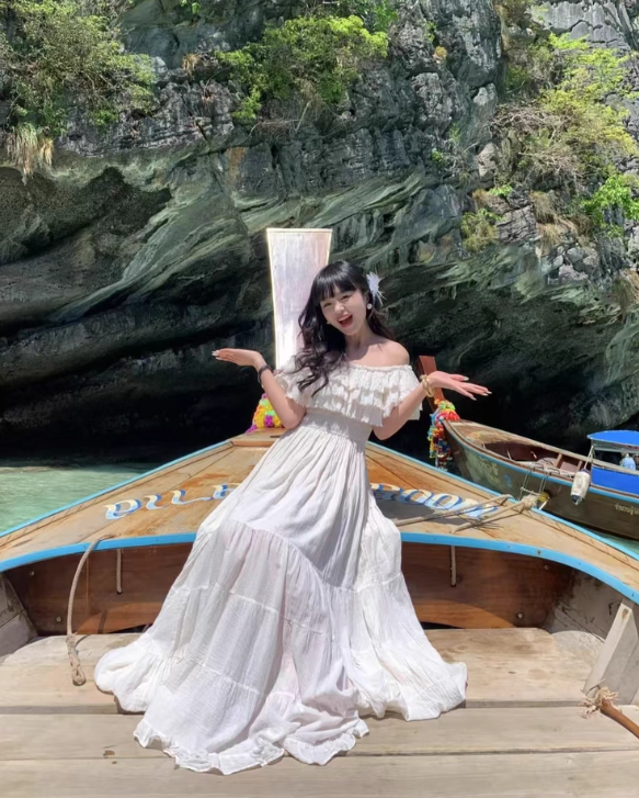 Pretty Off-the-shoulder Ruffle Pleated Beach Vacation Seaside Dress Women Summer Maxi Dress D1863
