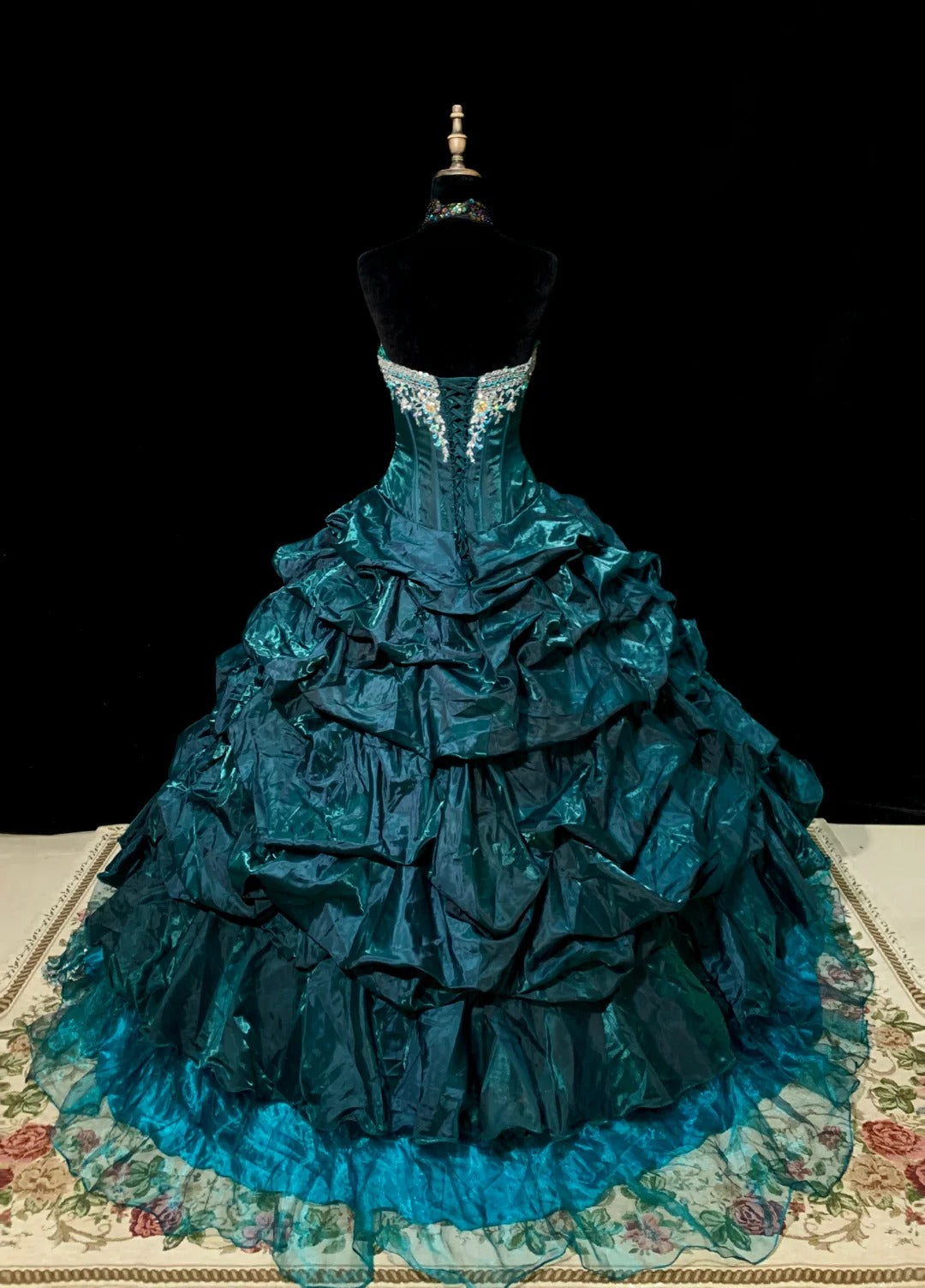 Gorgeous Sweetheart Neckline Crystal Pleated Tiered Tulle Beading Ball Gown Sweet 16 Dress Evening Dress D1879