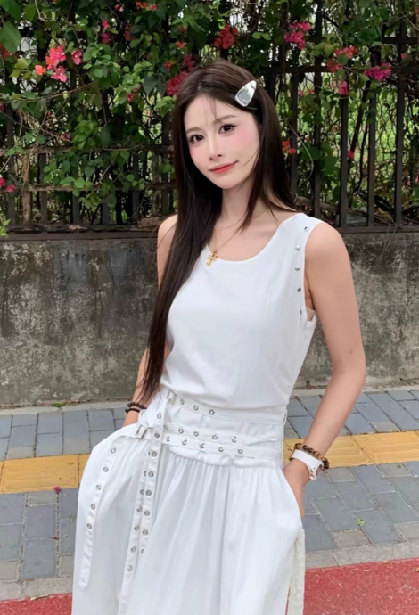 Fashion Crew Neck Pleated Long Women Dress Summer Date Dress with Studded Belt D1913