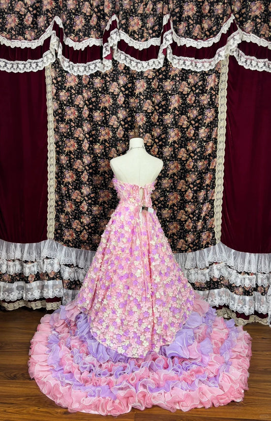 Süßes trägerloses Blumenkleid mit Rüschen und Stufen, Geburtstagspartykleid, Quinceanera-Kleid, Ballkleid, Abendkleid D1985