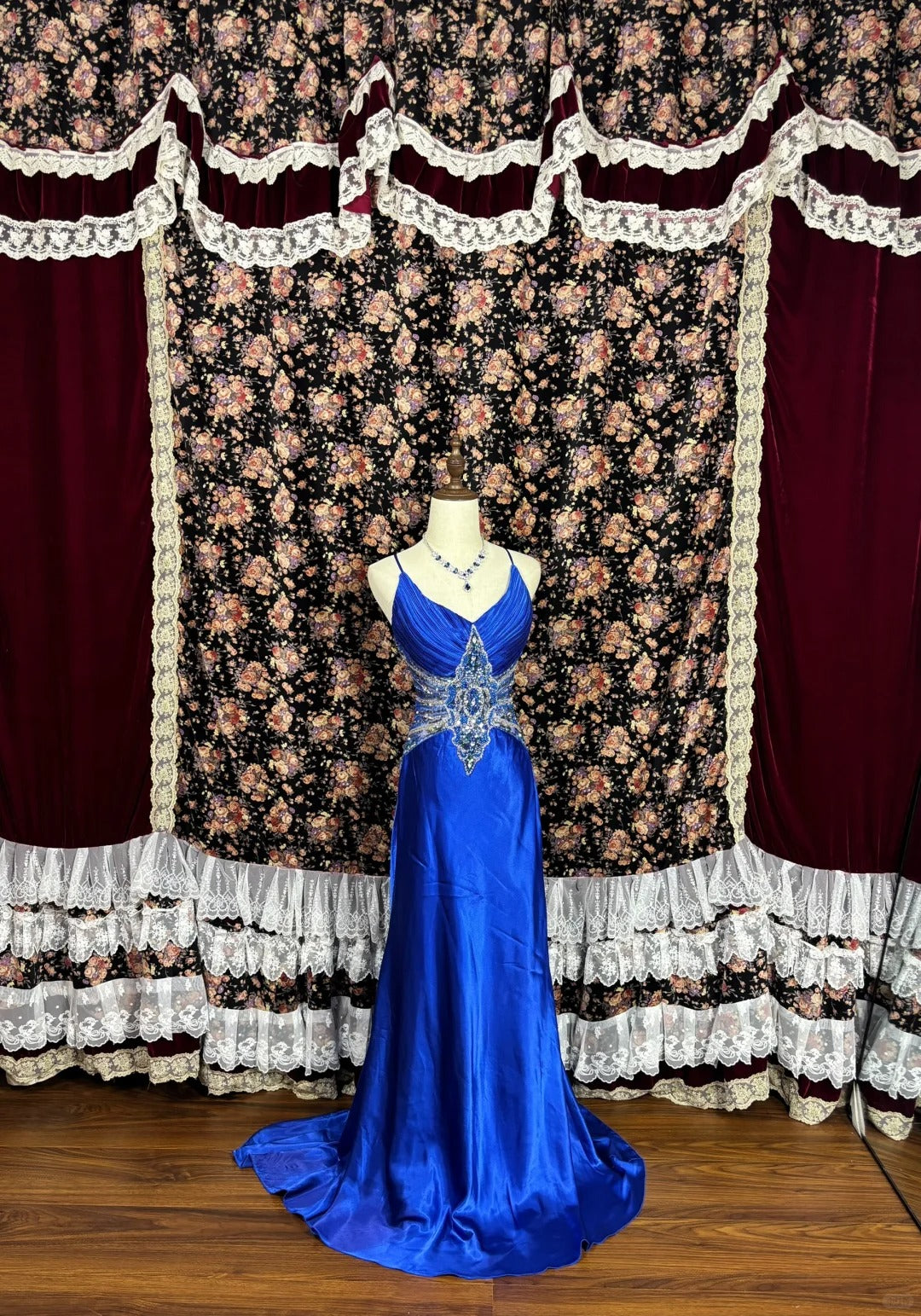 Gorgeous Spaghetti Straps Beading Sequins Backless Party Cocktail Dress Gala Evening Dress Prom Dress D1991