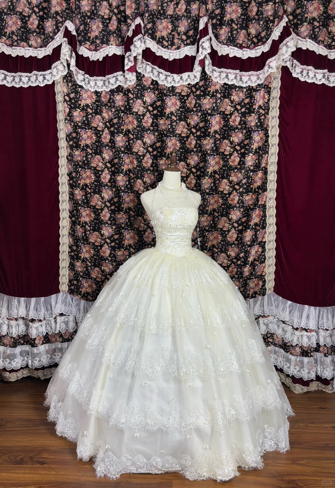 Beauty Strapless Flower Bowknot Rhinestone Lace Pleated Ball Gown Quinceanera Dress Birthday Dress Prom Dress D2011