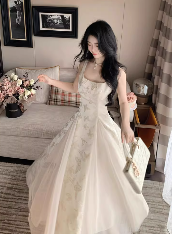 Pretty A Line Square Neck Embroidered Buttlefly Pleated Maxi Dress Women Summer Date Dress D2015