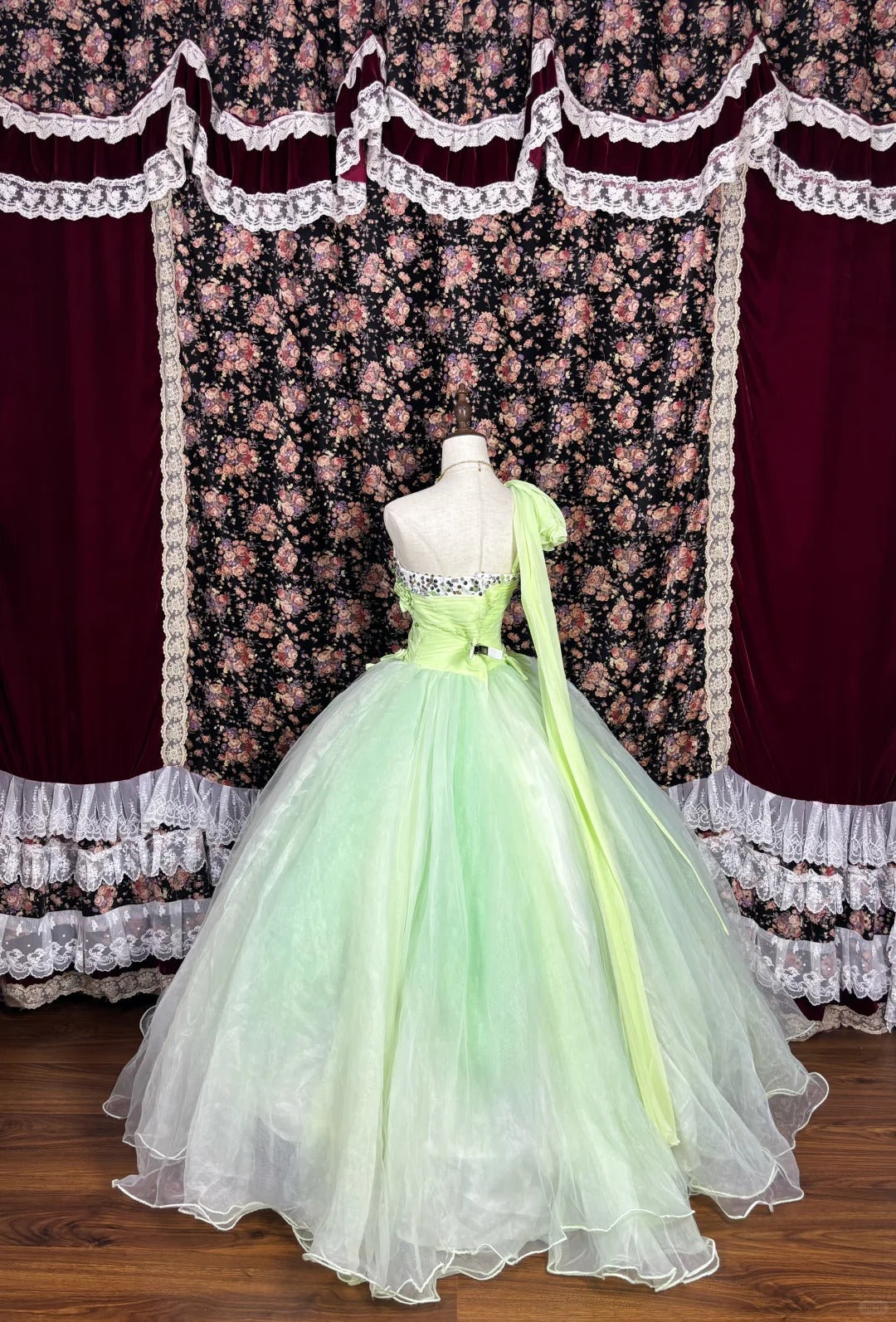 Sweet One Shoulder Flower Sequins Crystal Lace up Pleated Tulle Ball Gown Quinceanera Dress Prom Dress Evening Dress D2078