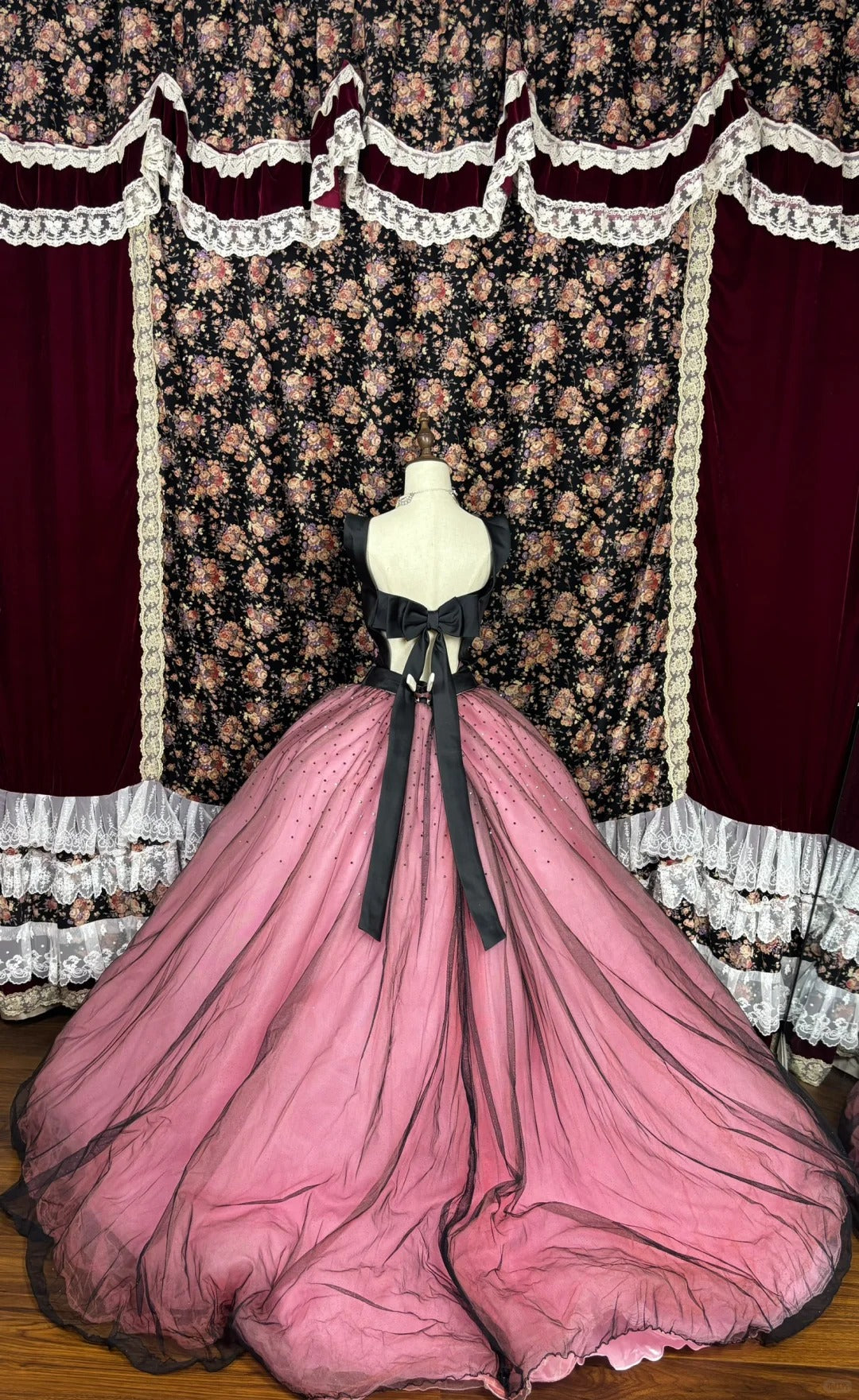 Elegant Black Pink Embroidered Rhinstone Ball Gown Quinceanera Dress Prom Dress Evening Dress D2082