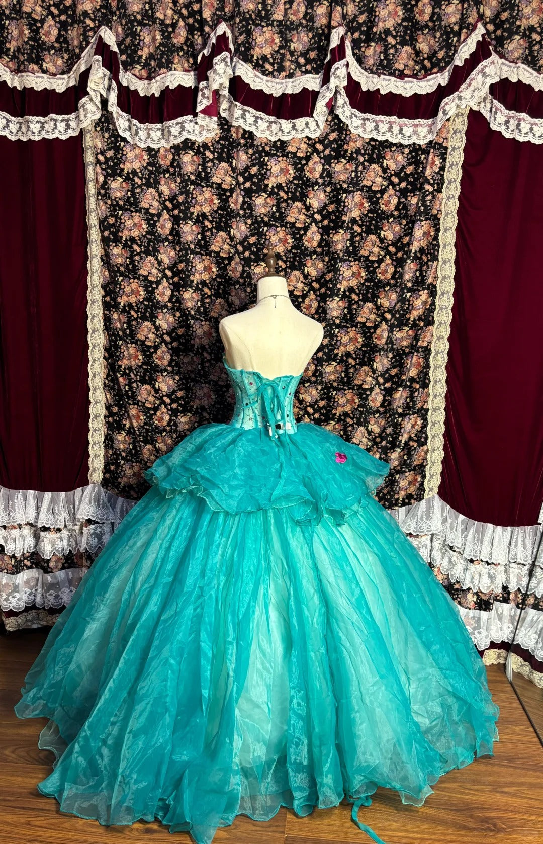 Beauty Strapless Appliques Tiered Tulle Ball Gown Prom Dress Evening Dress Birthday Party Dress D2087