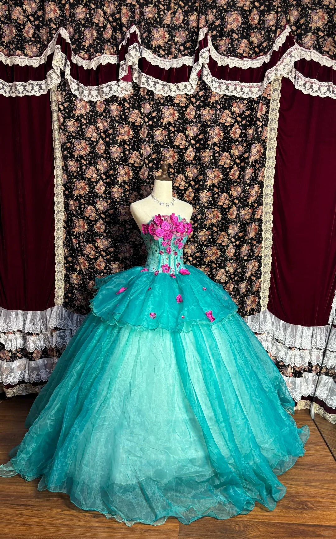 Beauty Strapless Appliques Tiered Tulle Ball Gown Prom Dress Evening Dress Birthday Party Dress D2087