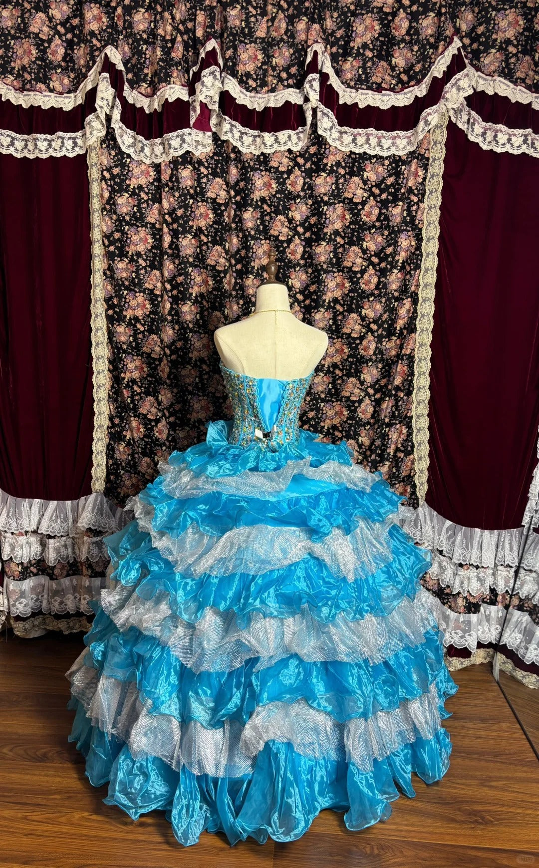 Shiny Sweetheart Neckline Crystal Tiered Flouncing Ball Gown Prom Dress Evening Dress Birthday Party Dress D2089