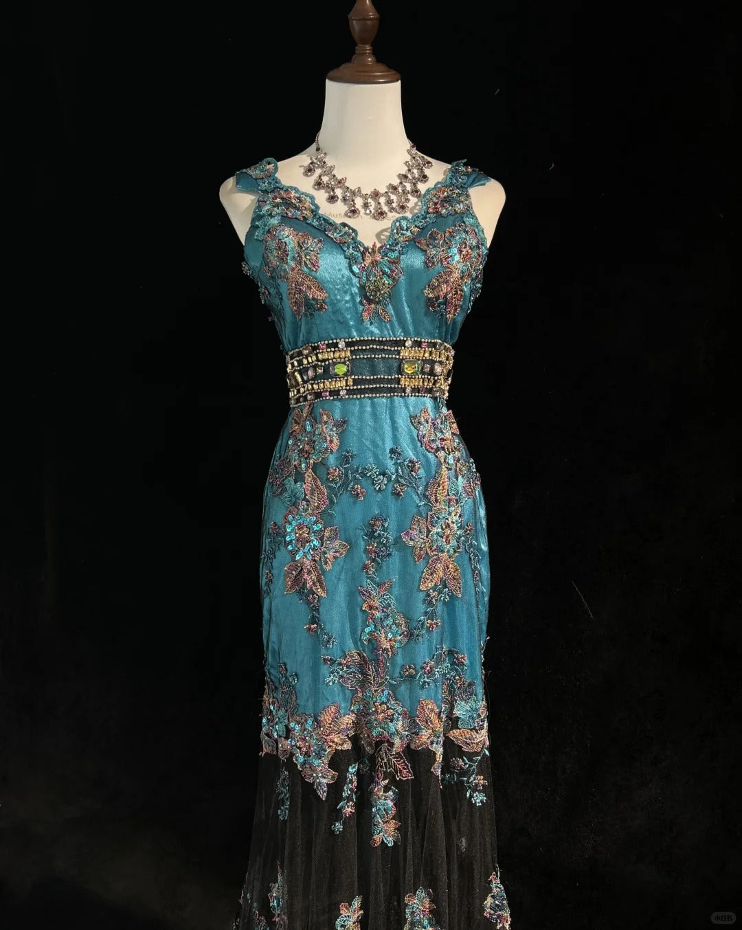 Gorgeous Sweetheart Neckline Embroidered Sequins Prom Dress Evening Dress Party Dress D2119