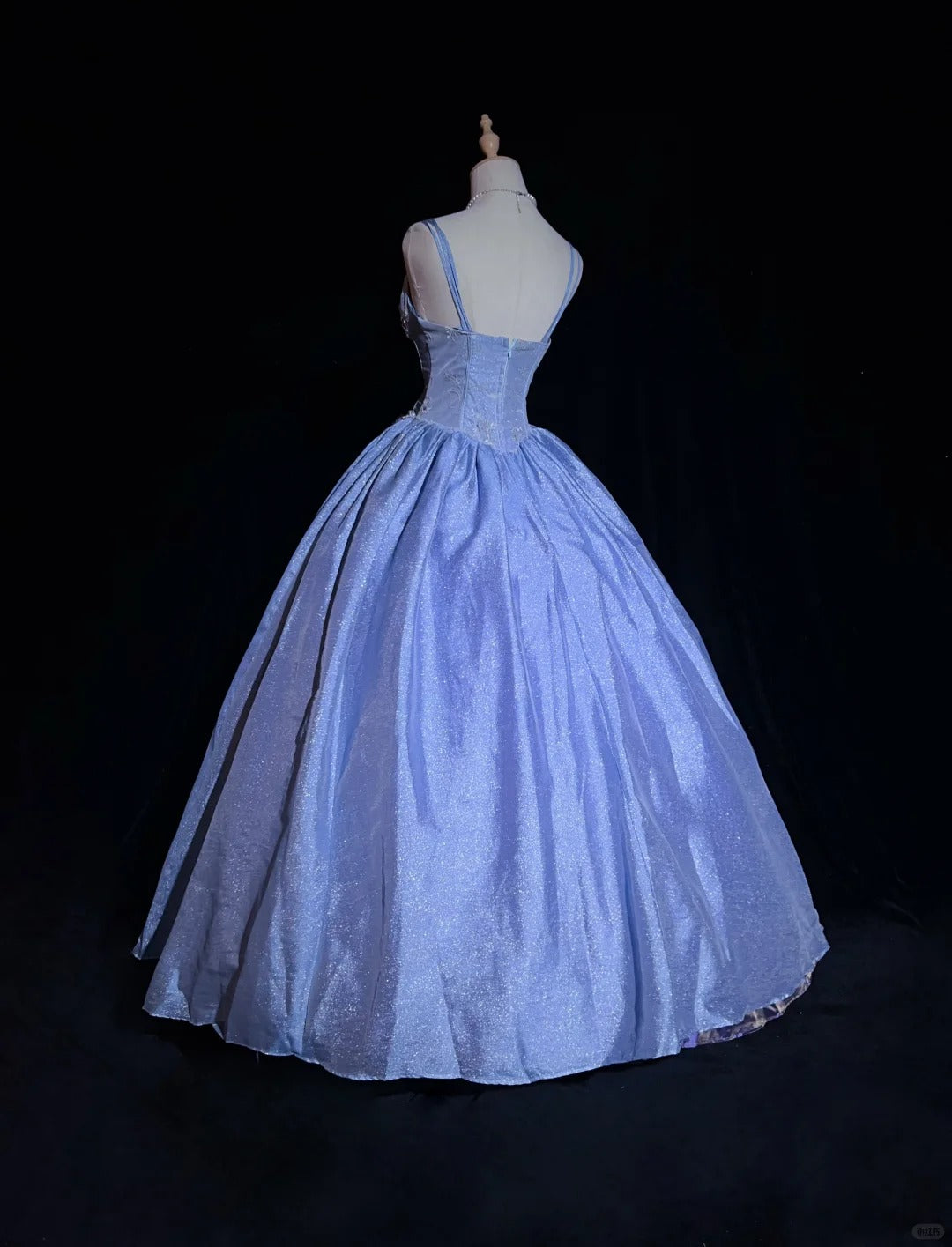 Sweet Spaghetti Straps Crystal Crystal Pleated Ball Gown Prom Dress Evening Dress Birthday Dress D2132