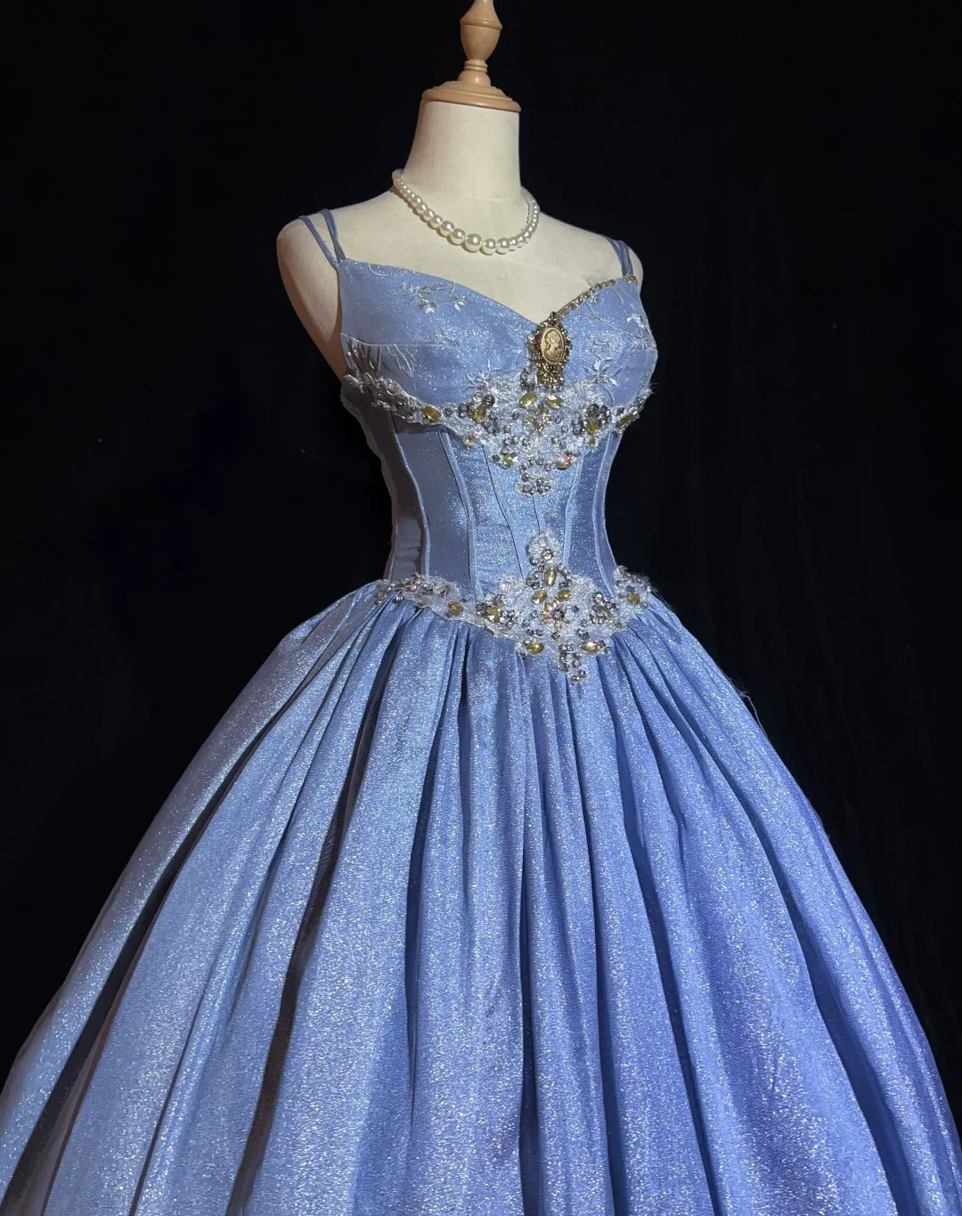 Sweet Spaghetti Straps Crystal Crystal Pleated Ball Gown Prom Dress Evening Dress Birthday Dress D2132