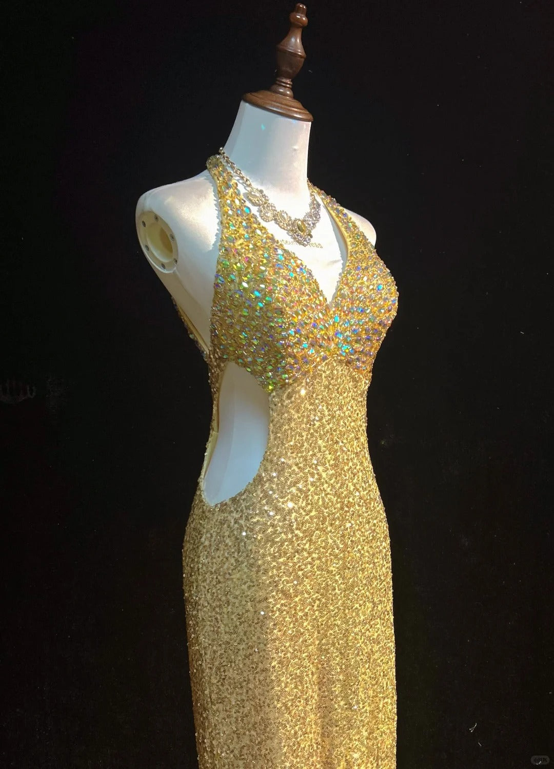 Shiny Halter Crystal Sequins Pleated Prom Dress Evening Dress Gala Dress D2160