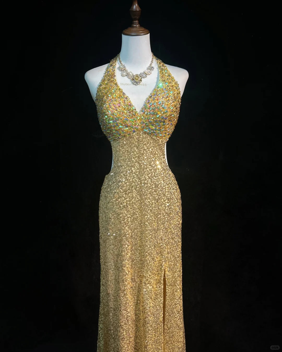 Shiny Halter Crystal Sequins Pleated Prom Dress Evening Dress Gala Dress D2160