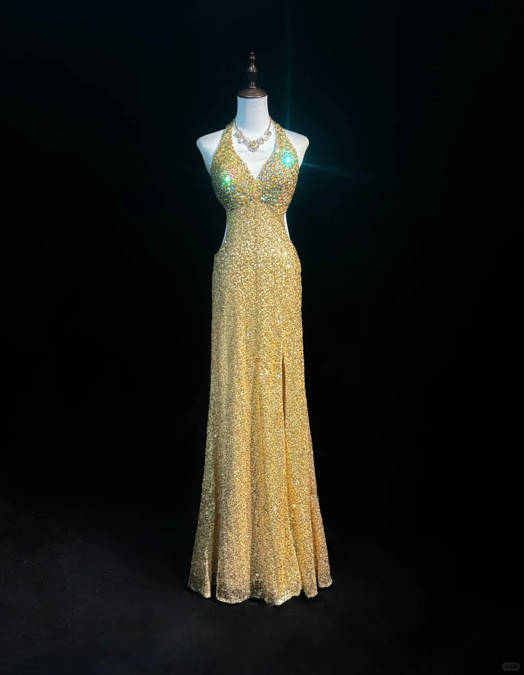 Shiny Halter Crystal Sequins Pleated Prom Dress Evening Dress Gala Dress D2160