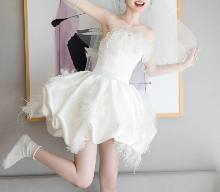 Cute White Strapless Feather Short Prom Dress Back to School Outfits Homecoming Dress Sweet 16 Dress Party Dress D2198