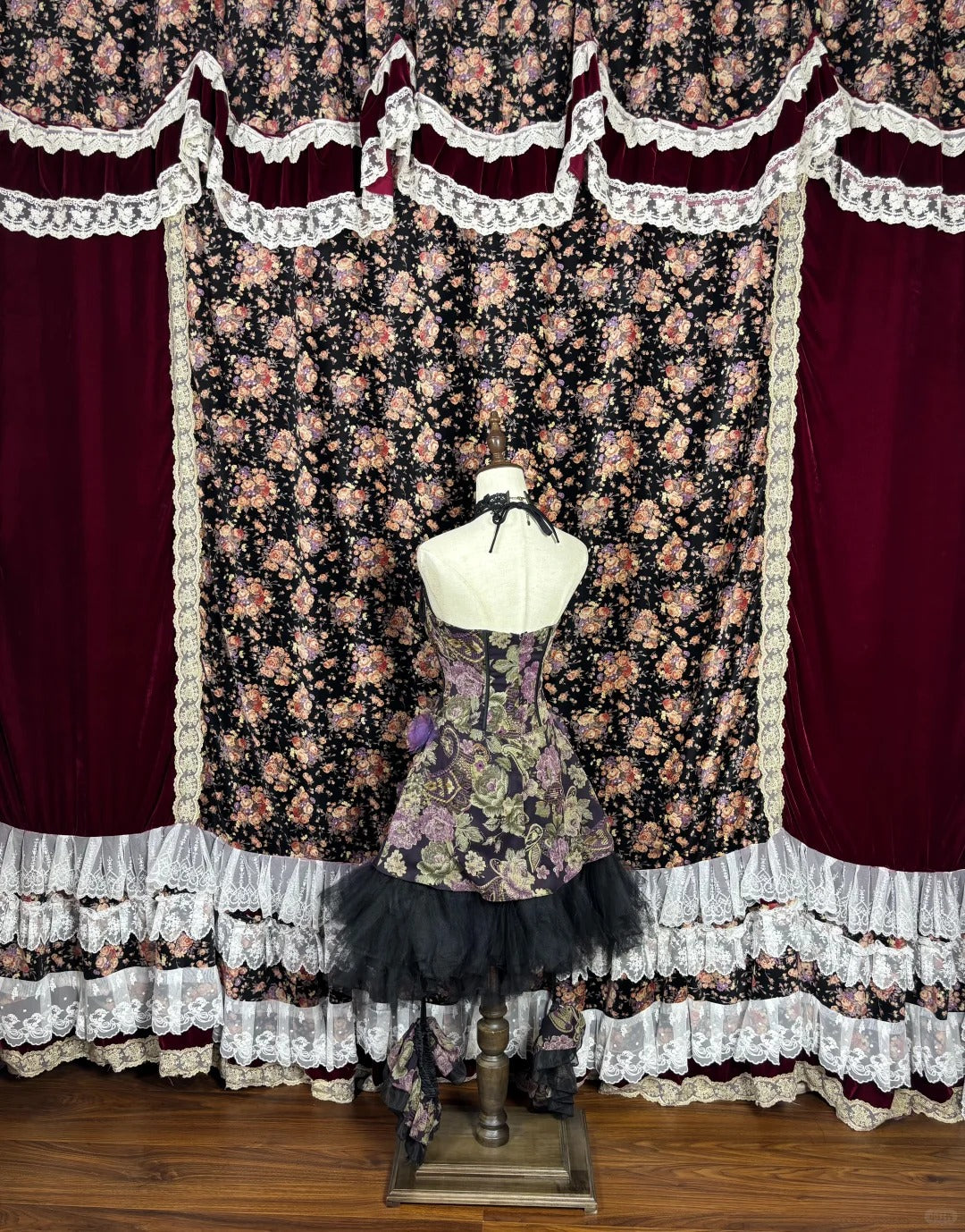 Beauty Halter Flower Embroidered Tulle Short Prom Dress Homecoming Dress Party Dress D2229