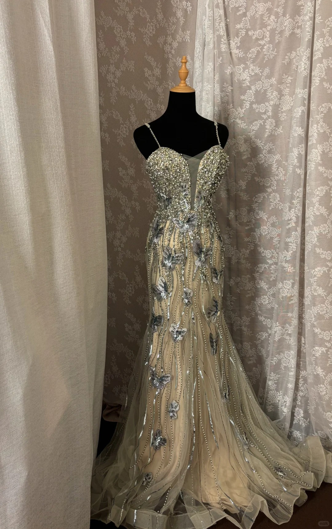 Elegant Spaghetti Straps Sequins Pearl Long Prom Dress Evening Dress Gala Dress D2237